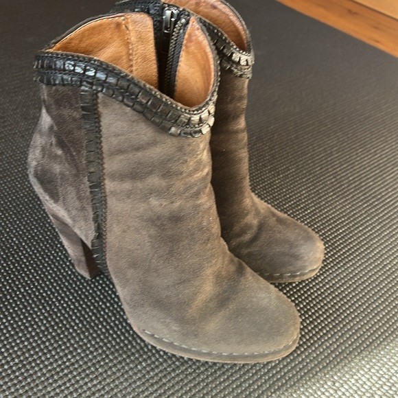 Frye Madeline Trim Short Bootie - Picture 11 of 11